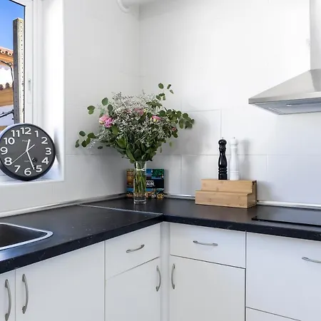 Lovely 2-bedroom In Pueblo Nuevo De Apartamento